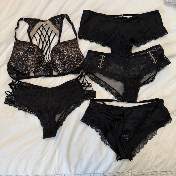 VS Elegant Black Lace Lingerie Set - Picture 1 of 12